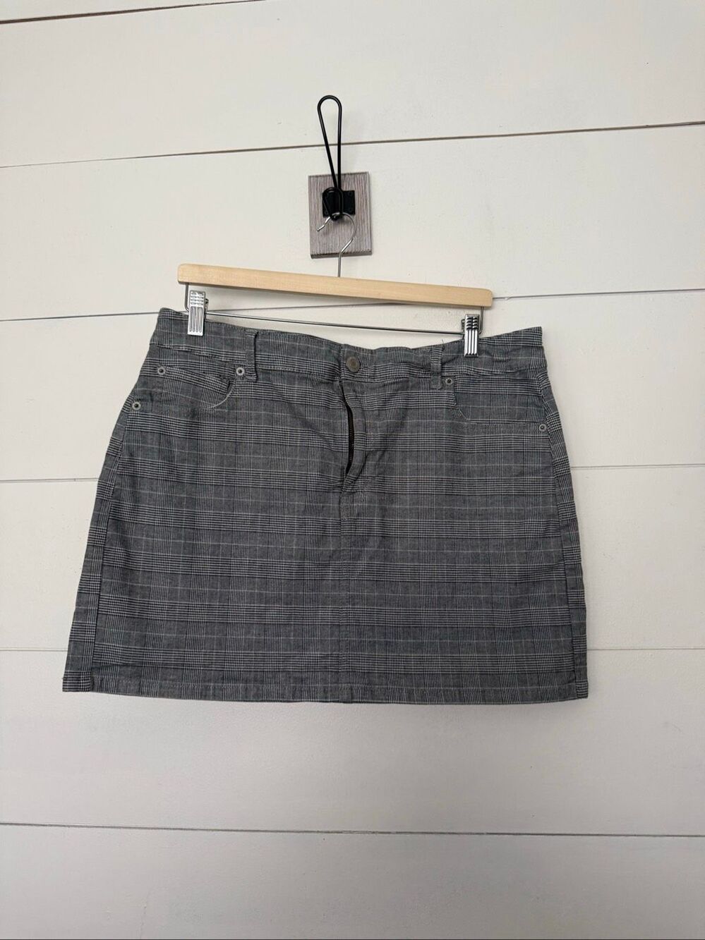 American Eagle Women’s 16 Regular Plaid Hi Rise Mini Skirt